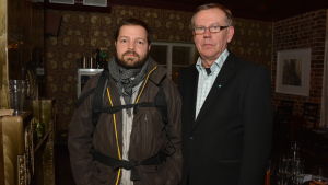 Oskari Sundström och Harry Yltävä blev båda omvalda. Oskari Sundström och Harry Yltävä står bredvid varandra.