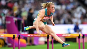 Sally Pearson vann ett OS-guld och två VM-guld under karriären. Sally Pearson hoppar över en häck