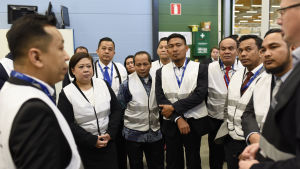 Delegationen besökte bland andra VEO i Vasa. En indonesisk delegation på besök på företaget VEO i Vasa.