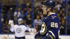 Paul Stastny på isen i en match mot Winnipeg. Paul Stastny på isen.