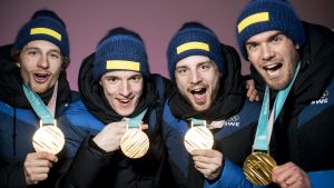 Peppe Femling, Sebastian Samuelsson, Jesper Nelin och Fredrik Lindström efter OS-guldet 2018.