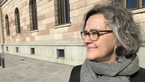 Birgitta Castenfors beskriver Nationalmuseum som en 150 år gammal byggnad som nu blir supermodern på insidan för att kunna ta emot mera publik. Porträttbild på Birgitta Castenfors, tf. chef på Nationalmuseum.