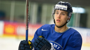 Teuvo Teräväinen spelade VM för ett år sedan. Teuvo Teräväinen under Lejonens träningspass.