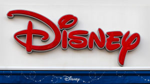 Disney positionerar sig aktivt på marknaden genom flera storaffärer där uppköpet av Marvel Entertainment var ett i ledet av många. Disneys logo.