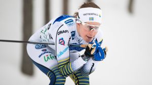 Ebba Andersson siktar på att delta i hela Tour de Ski. Ebba Andersson i skidspåret.