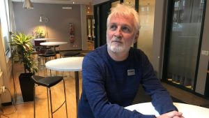Ulf Törnkvist berättar att det har varit mycket starka reaktioner mot besparingarna bland Arbetsförmedlingens personal. "Alla är oroliga, ingen känner sig säker", säger han. Jan Törnkvist