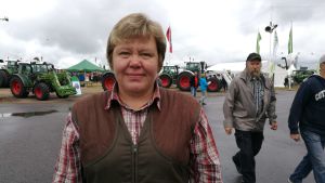 Hjorstammen stiger trots att jägarna sköt mera hjortar förra året än tidigare år, säger Michaela Poutanen på Jägarförbundet. Michaela Poutanen