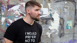 I sin bok poängterar Christian Weissgerber att han blev nynazist för att han uttryckligen ville det. Christian Weissgerber