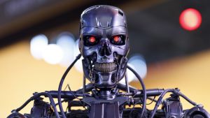 Filmerna där AI blir farlig för mänskligheten är många. I Terminator har cyborgarna som använder sig av artificiell intelligens blivit självmedvetna och försöker ta över världen. En robot med hotfullt röda ögon visar tänderna i ett onskefullt smil.