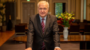 Finlands banks chefdirektör Olli Rehn. Olli Rehn kuvattu Suomen Pankissa.
