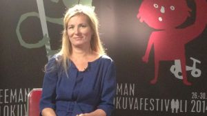 Festivaalipuhetta: kirjailija Katja Kallio puhuu elokuvasta Nader ja Simin: ero.