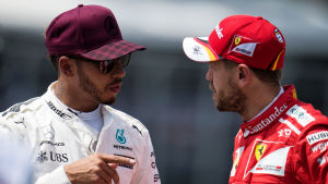 Lewis Hamilton var förbannad på Vettel efter tävlingen. Lewis Hamilton och Sebastian Vettel.