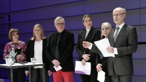 Expertgruppen som har utvärderat Esper Care. Från vänster på rad: Riitta Räsänen, Anu Metsälä, Juha Hänninen, Marianne Heikkilä, Sini Hartikainen och Jaakko Valvanne. Från vänster på rad: Riitta Räsänen, Anu Metsälä, Juha Hänninen, Marianne Heikkilä, Sini Hartikainen och Jaakko Valvanne.