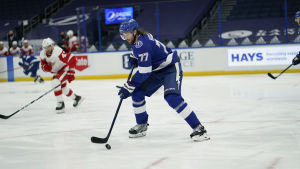 Tampa Bays svenske back Victor Hedman noterades för 1 + 1 i matchen mot Detroit. Tampa Bays svenske back Victor Hedman noterades för 1 + 1 i matchen mot Detroit.