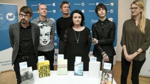 Kandidaterna till Finlandiapriset 2017. Från vänster Tommi Liimatta (boken Autarktis), Jaakko Yli-Juonikas (Jatkosota-extra), Juha Hurme (Niemi), Hanna Hauru (Jääkansi), Miki Liukkonen (O) och Cristina Sandu (Valas nimeltä Goliat). Kandidaterna till Finlandiapriset 2017. Från vänster Tommi Liimatta (boken Autarktis), Jaakko Yli-Juonikas (Jatkosota-extra), Juha Hurme (Niemi), Hanna Hauru (Jääkansi), Miki Liukkonen (O) och Cristina Sandu (Valas nimeltä Goliat).
