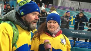Pappa Tomas och mamma Viktoria firade med dottern i Pyeongchang. Mor och far Öberg ger intervjuer vid OS.