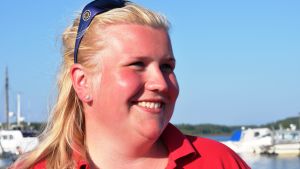 24-åriga Fanny Mangström är aktiv både inom fribrandkåren och sjöräddningen. Fanny Mangström är aktiv i Ingå Sjöräddare rf.