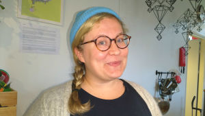 Samhällsvetaren Karin Palmén tycker att det är helt rimligt att få föda på svenska också i huvudstadsregionen. Samhällsvetaren Karin Palmén