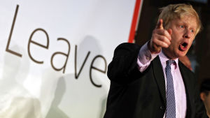 Boris Johnson ska ha valt sida i brexit kvällen före och ha överraskat David Cameron med sitt besked att han vill se britterna lämna EU. Orsaken ska ha varit att Johnson såg brexit som en möjlighet att ersätta Cameron. Londons borgmästare Boris Johnson gör Brexit-kampanj i Manchester den 15 april 2016.