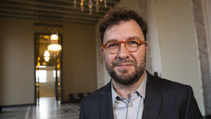 Kommunikationsminister Timo Harakka är för mobilt bredband för landsbygden. liikenne ja viestintäministeri timo harakka