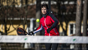 Ann-Christine Sundell har sedan tidigare erfarenhet av både tennis och golf. Enligt Sundell fungerar padel som ett bra komplement till de grenarna. Padeltennis
