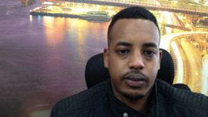 Det händer i alla städer - Mohammed Yassin är inte oroad över våldsamma händelser i hans kvarter. Det händer i alla städer - Mohammed Yassin är inte oroad över våldsamma händelser i hans kvarter.