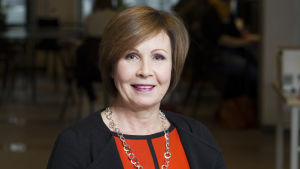 Sari Lindblom, prorektor vid Helsingfors universitet uppmanar sökandena att försöka hålla huvudet kallt. Sari Lindblom, vicerektor på HU.