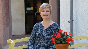 Jenny Valli önskar att besökarna skulle känna sig som gäster i Lönnströms hem när de besöker hemmuseet. Jenny Valli, museichef för Lönnströms museer