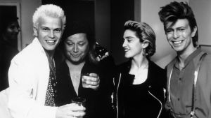 Madonna tillsammans med Billy Idol, Sam Kinison, och David Bowie, ca. 1987. Madonna tillsammans med Billy Idol, Sam Kinison, och David Bowie, ca. 1987.