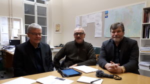 Rune Hagström, Christer Tonberg och Harri Kotimäki funderar på korsningslösningar. Rune Hagström, Christer Tonberg och Harri Kotimäki funderar på korsningslösningar