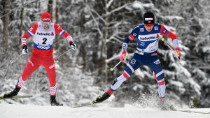 Sergej Ustiugov och Johannes Hösflot Kläbo i farten.