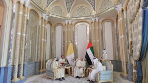 Påven träffar Dubais ledare shejk Mohammed bin Rashid Al-Maktoum och Abu Dhabis kronprins Mohammed bin Zayed al-Nahyan Påven träffar Dubais ledare shejk Mohammed bin Rashid Al-Maktoum och Abu Dhabis kronprins Mohammed bin Zayed al-Nahyan