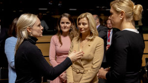 Finlands inrikesminister Maria Ohisalo fungerade som ordförande som mötet i Luxemburg. Bredvid henne från vänster Litauens minister Rita Tamasuniene och Slovakiens minister Denisa Sakova. From left to right: Ms Maria OHISALO, Finnish Minister for the Interior; Ms Rita TAMAŠUNIENĖ, Lithuanian Minister of the Interior; Ms Denisa SAKOVA, Slovak Minister for the Interior.