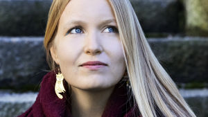 Nadja Andersson har skrivit text och gjort illustrationer till bilderboken "Hönans kalas". Bilderboksförfattaren Nadja Andersson.