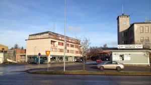 Tomma tomter och gråa parkeringsplatser ska försvinna. Hagströms hörn och Atomo-tomten i Karleby