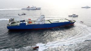 Den sydkoreanska flottan övar här hur man kan borda nordkoreanska fartyg som misstänks för brott mot FN-sanktioner. Den sydkoreanska flottan övar här hur man kan borda nordkoreanska fartyg som misstänks för brott mot FN-sanktioner