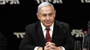 Benjamin Netanyahu hotas av korruptionsåtal Israels premiärminister Benjamin Netanyahu