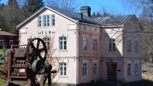 Billnäs bruk är ett viktigt kulturarv, inte minst dess industriella historia är unik i Finland. Byggnad i Billnäs bruk
