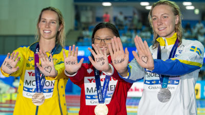 Svenska Storstjarnan Sjostrom Missade Guldet Och Chansen Att Bli Historisk Jag Kan Inte Tro Det Medaljorerna Hyllade Sjuk Tavlingskumpan Pa Podiet Sport Svenska Yle Fi
