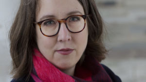 Coronakrisen har fört britterna närmare varandra säger författaren och journalisten Charlotta Buxton Portätt av Charlotta Buxton
