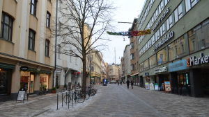 Stora Robertsgatan har piffats upp. Stora Robertsgatan efter grundrenoveringen.