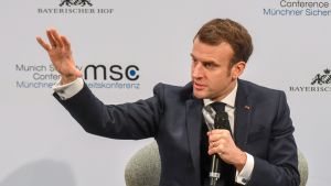 Frankrikes president Macron vill ha ett starkare militärt samarbete i Europa macron, emmanuel