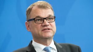 Statsminister Juha Sipilä anser att högskolorna borde ställa högre krav på sina studerande. Juha Sipilä