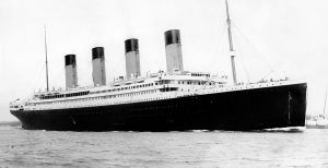 Den fjärde skorstenen, längst akterut, var mer en designgrej än en riktig skorsten. Fartyget Titanic i Southampton i arpil 1912.