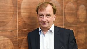 Hjallis Harkimo Affärsmannen Hjallis Harkimo i anslutning till en intervju vid MTV3 i februari 2016.