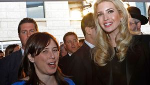 Israels utrikesminister Tzipi Hotovely och Ivanka Trump. Ivanka Trump poserar med Israels utrikesminister Tzipi Hotovely