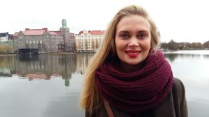 Amanda Pasanen (på bild) är ordförande för Gröna unga tillsammans med Brigita Krasniqi. Amanda Pasanen hör till De gröna.