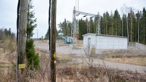 Sibbo Energi är en del av Kervo Energi-koncernen, som ägs av Kervo stad och Sibbo kommun. En elstation av något slag, ett litet hus och mycket teknik runt omkring.