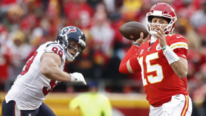 Inte ens J.J. Watt fick bukt på Patrick Mahomes tidigare under slutspelet. Patrick Mahomes.