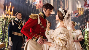 Prinssi Albertin ja kuningatar Victorian häät. Kuvassa prinssi Albert (TOM HUGHES) ja kuningatar Victoria (JENNA COLEMAN).
